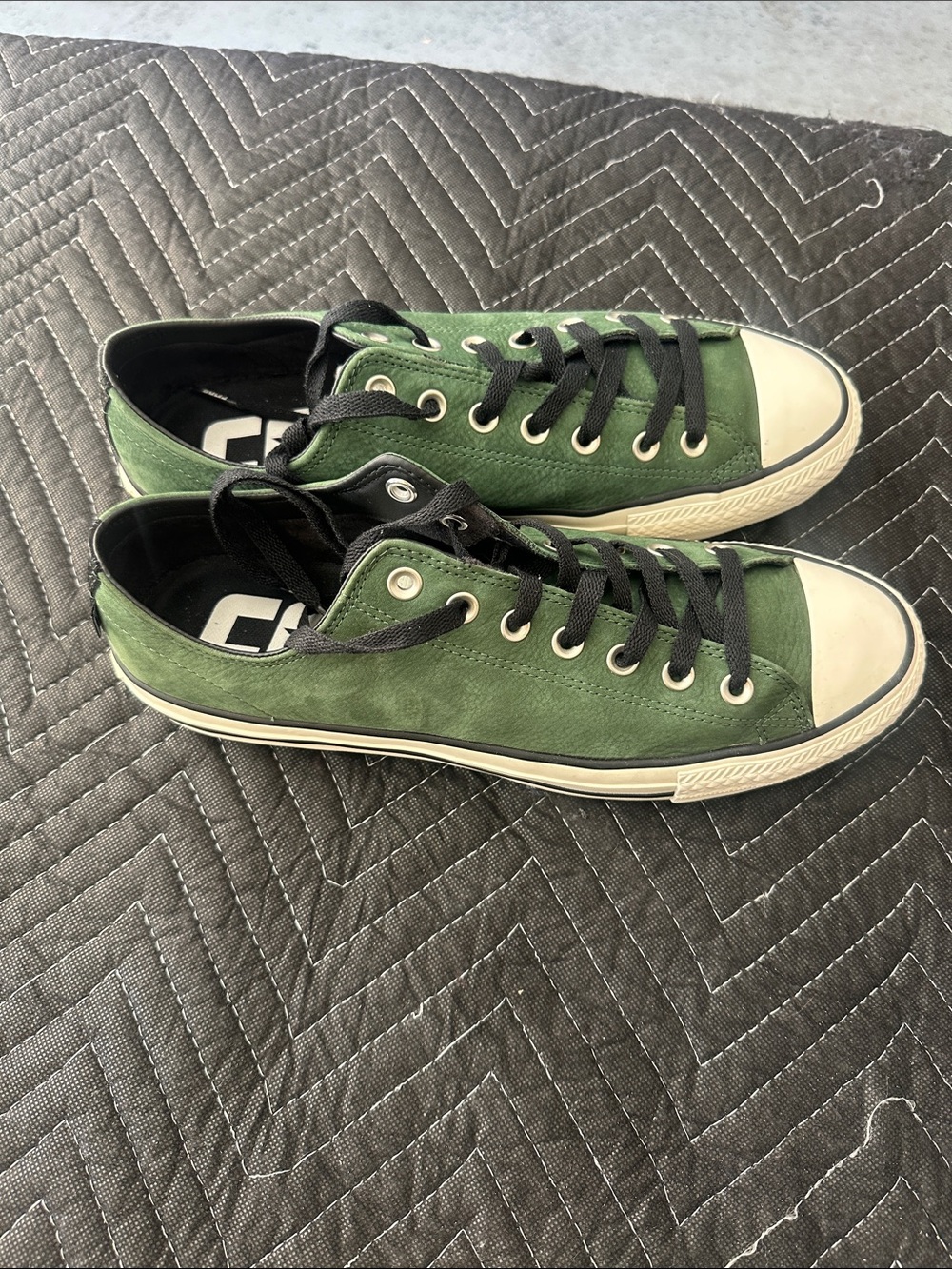 Converse Green Canvas Low-Top Sneakers with Black Laces - Picture 2 of 5
